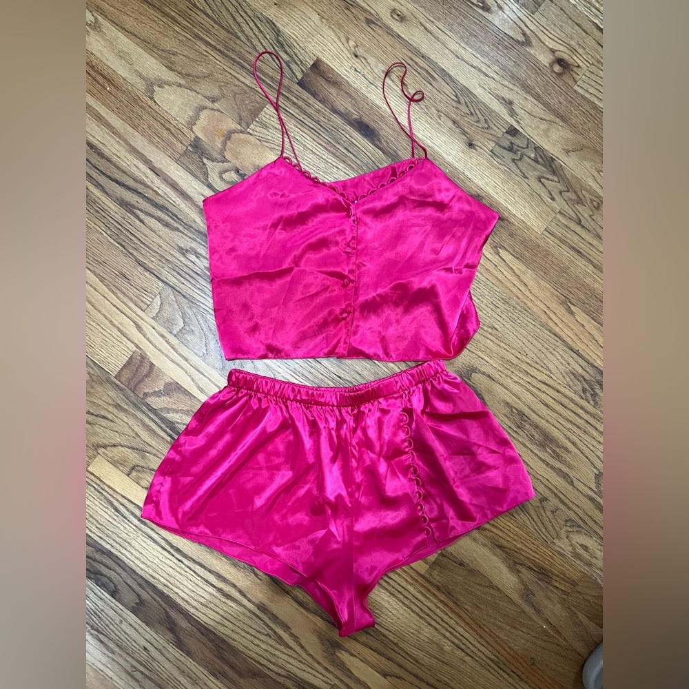 💰BOGO FREE💰 Vintage Beth Michaels Satin Pajamas Set